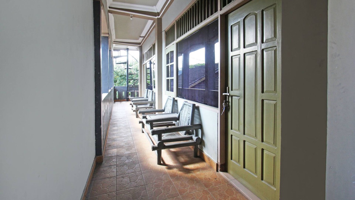 Praya Hotel | SPOT ON 92973 Madani Syariah Guesthouse