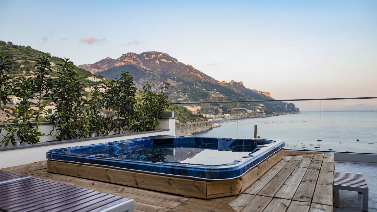 Ravello Villa | ❤️❤️ SPOTLESS SEA ACCESS 3 BEDROOMS VILLA ✅✅ Parking 🅿️ Jacuzzi ✅✅ Solarium ✅✅