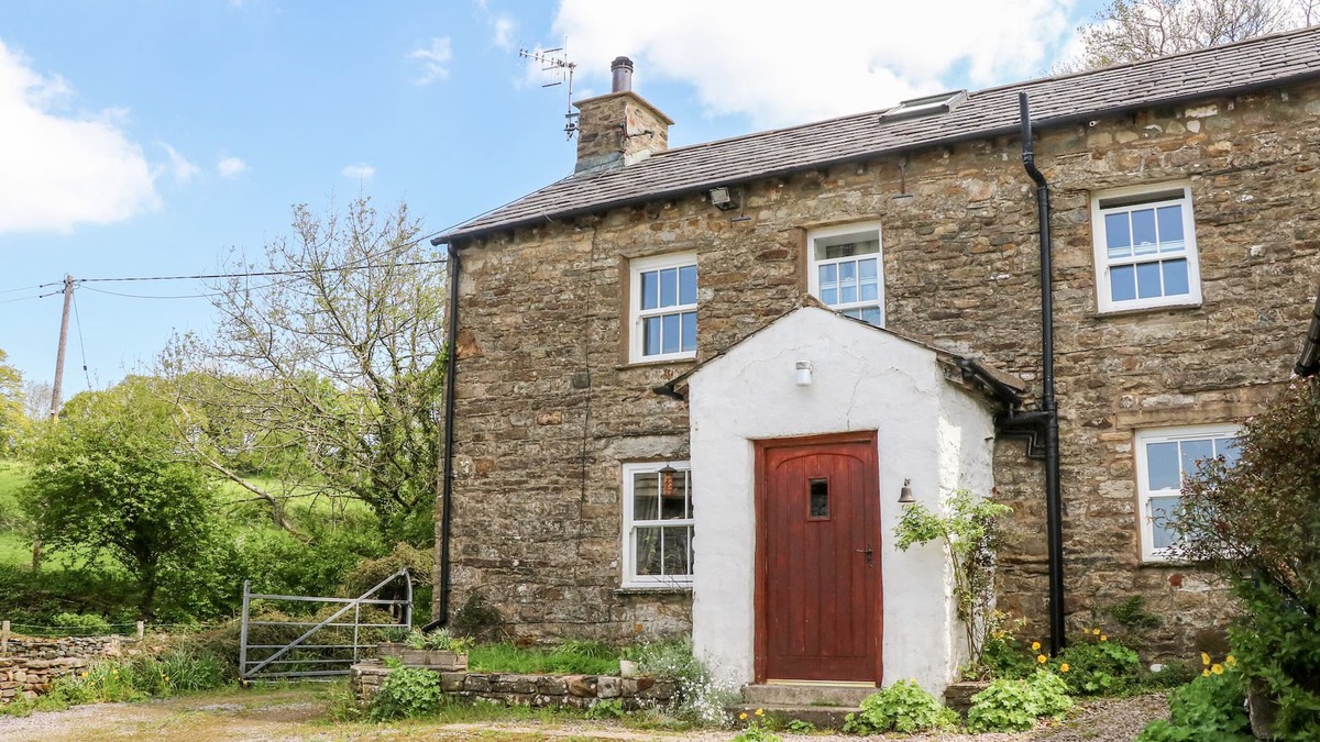 Sedbergh Cottage | SPOUT COTTAGE, family friendly, character holiday cottage in Sedbergh