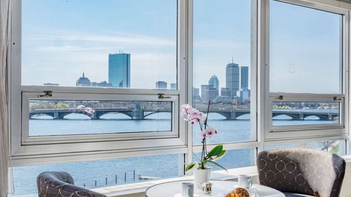 East Cambridge House | Sprawl out in a Spacious Suite! Near Boston Children's Museum!