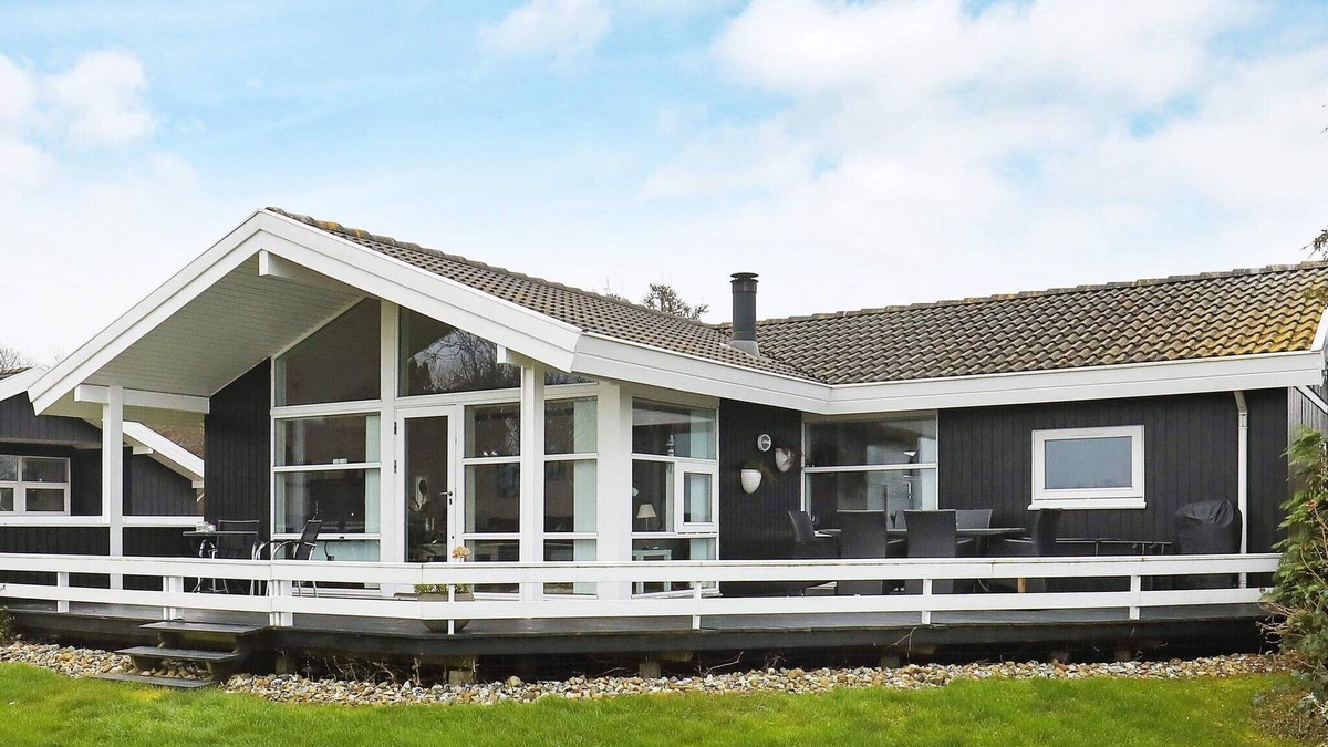Vemmenæs House | Sprawling Holiday Home in Syddanmark with Whirlpool