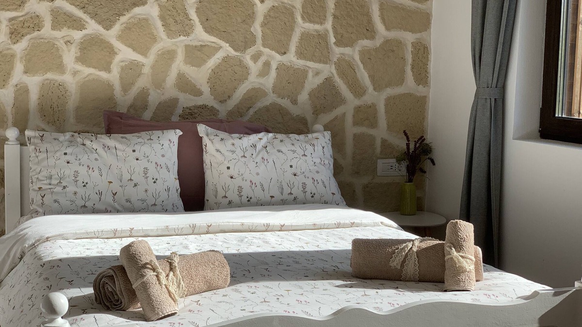 Veliko Tarnovo Apartment | Spring/Пролет Guest House in the heart of Veliko Tărnovo