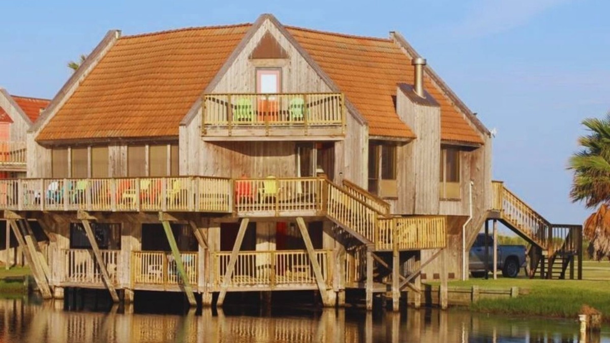 Matagorda House | Spring Escapes – Cozy Stays, Sweet Deals at Dream Daze Beach Condo!