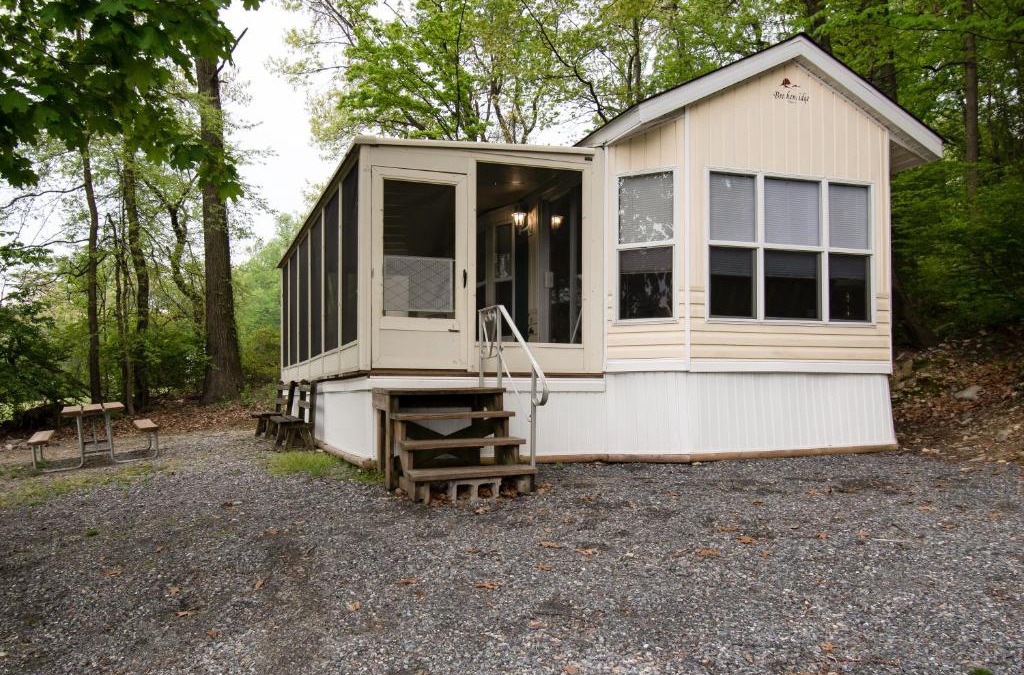 New Holland Resort | Spring Gulch Screened Park Model 6