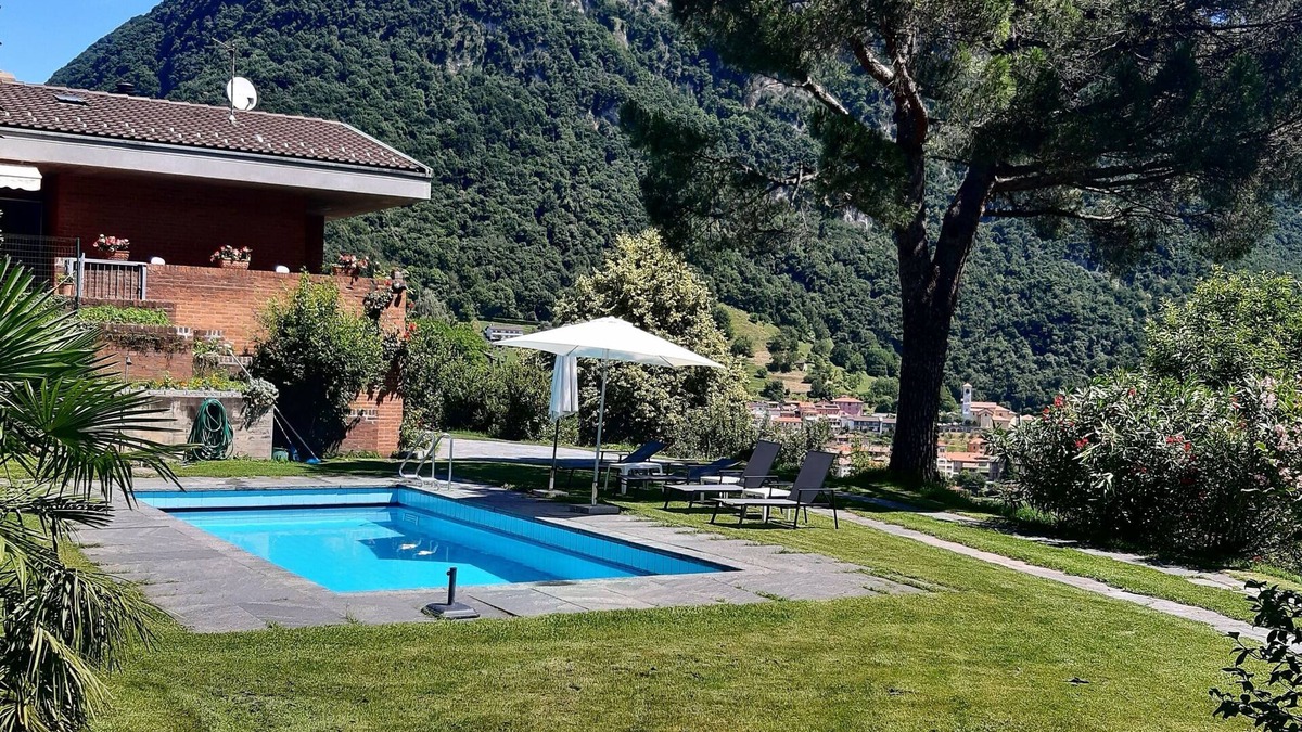 Arogno Apartment | Spring House