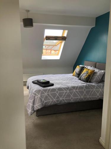 Dudley Apartment | Spring House - Staycation - Perfect for Contractors & Families - 2 Parking Spaces