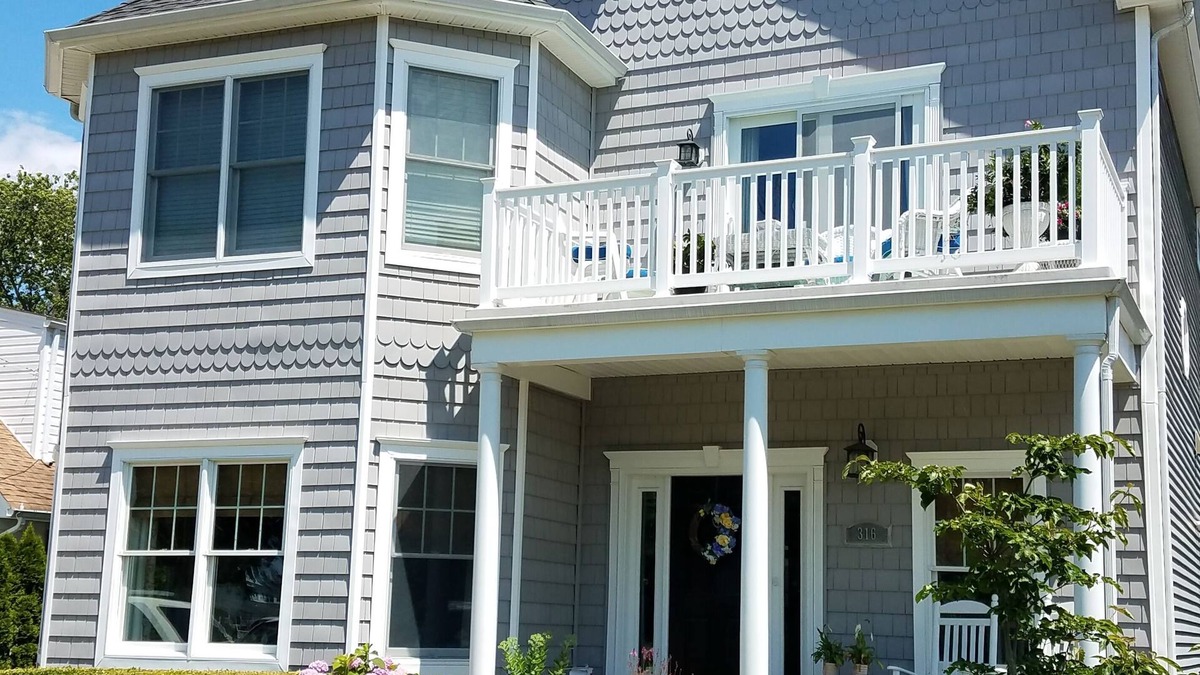 Spring Lake House | Spring Lake. 5 BR, 4 BA. 6 Beach/Pool Passes, 3 Blocks to Beach, Lake Viewn