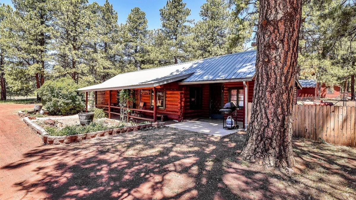 Parks Cabin | Spring Valley Retreat | 5 Historic Cabins | Sleeps 24 | Near Grand Canyon & Flagstaff