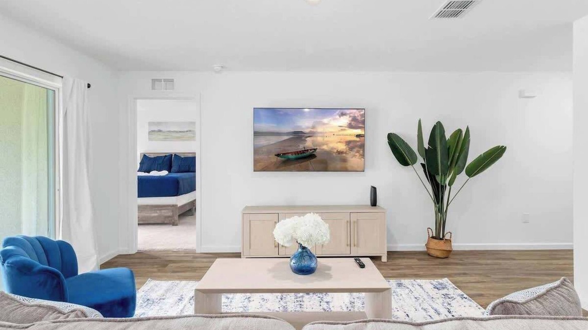 Spring Hill House | Springhill Retreat! 3 bed, 2 Bath!