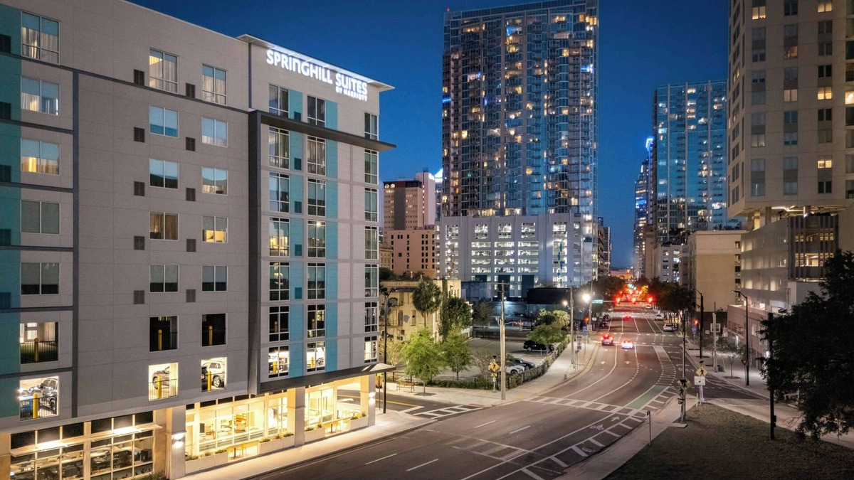 Downtown Tampa Hotel | SpringHill Suites by Marriott Tampa Downtown