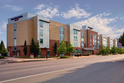 Jewell Heights - Hoffman Heights Hotel | SpringHill Suites Denver at Anschutz Medical Campus