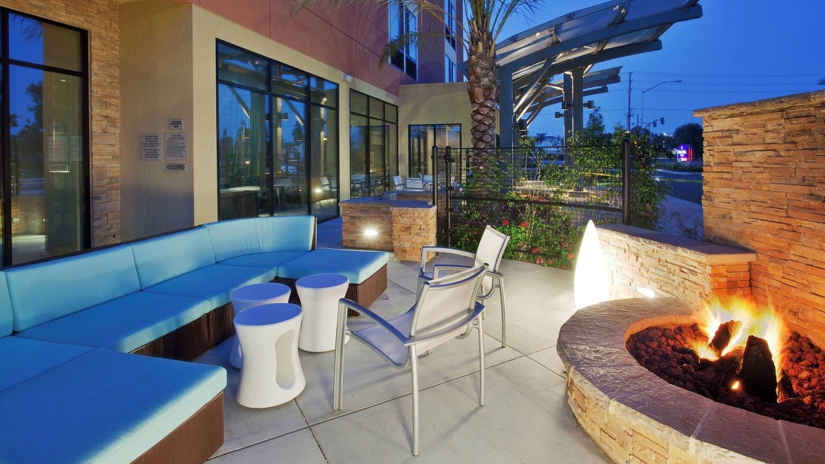 Irvine Business Complex Hotel | SpringHill Suites Irvine John Wayne Airport/Orange County