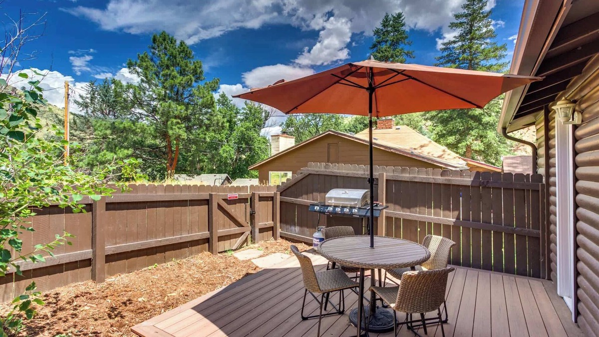 Lyons Cabin | Spruce Cabin- MTN Views- River Access-Fire Pit!