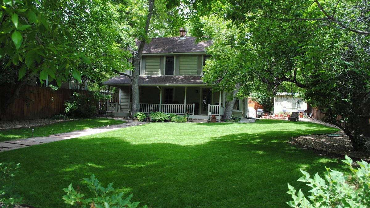 Mapleton Hill Apartment | Spruce Street hideaway