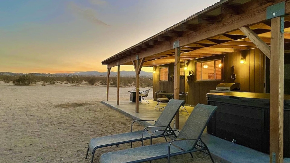 Landers House | 🌵 Spy Mountain Hideout on 5 Acres w/Hot Tub | ATV Paradise & Privacy 🌵