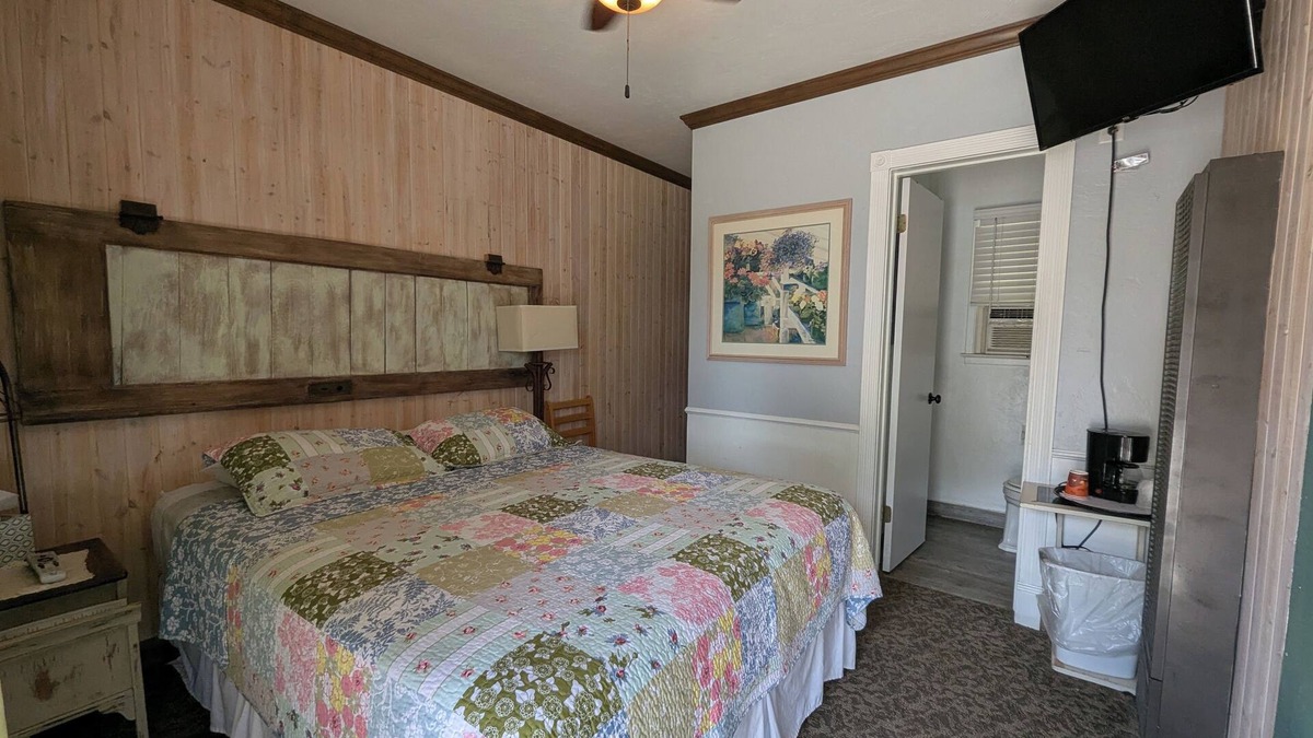 Squaw Valley Cabin | Squaw Valley Motel Room #2