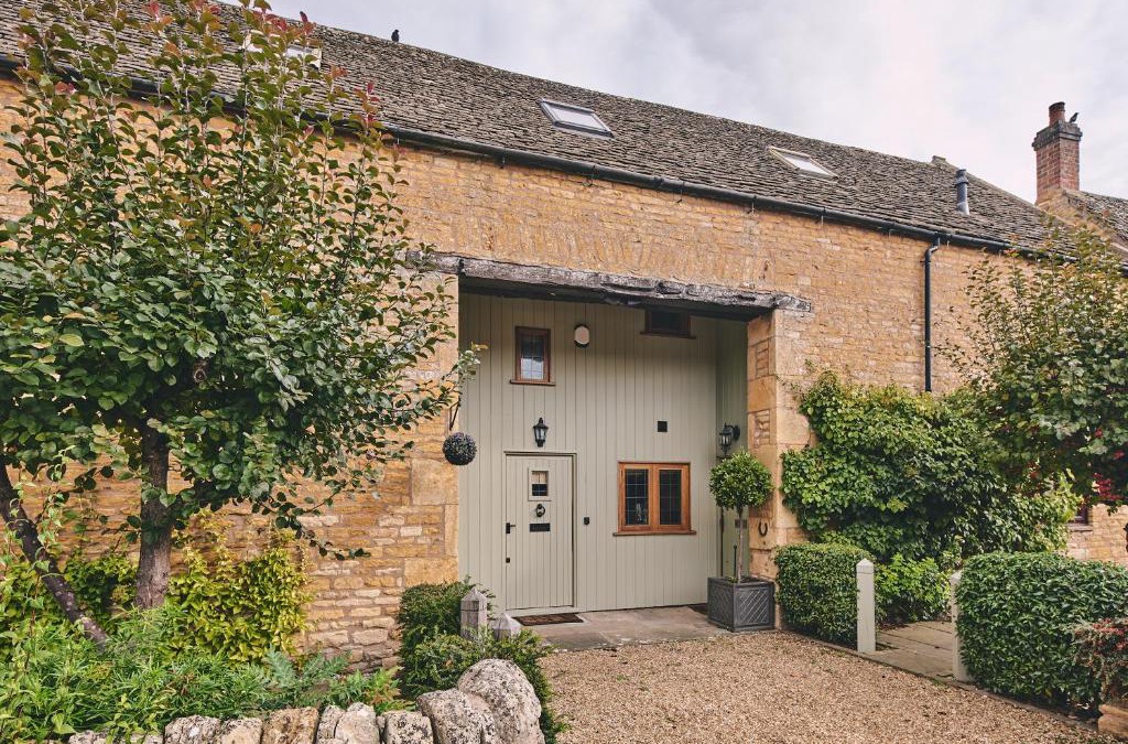 Longborough House | Squirrel Barn - Pets Stay for Free