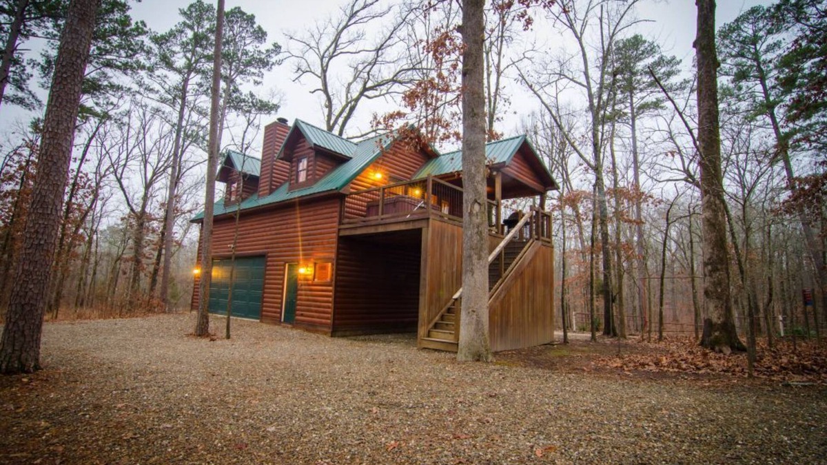 Broken Bow Cabin | Squirrel's Nest Cabin, 2 Bdrms, 1 KING, 1 QUEEN, 1 Bath - outdoor HOT TUB
