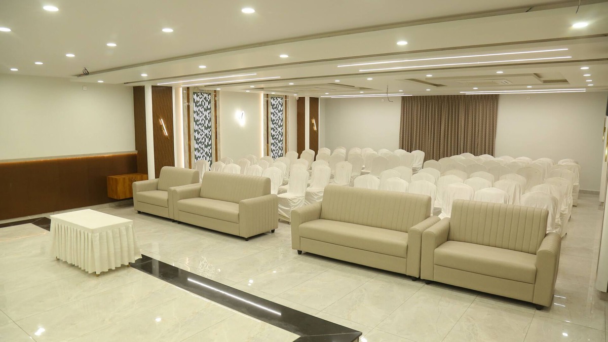 Narasaraopet Hotel | SRIPADAM GRAND