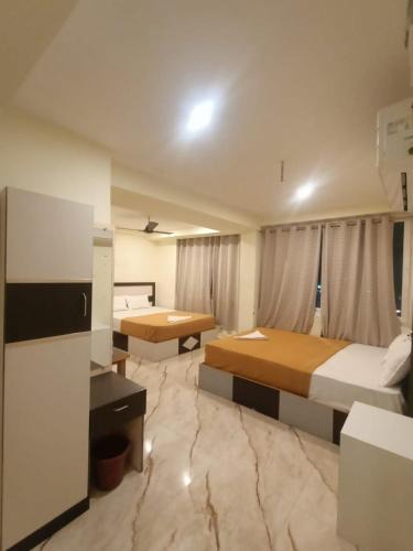 Thanjavur Hotel | Srirathna Temple View Inn