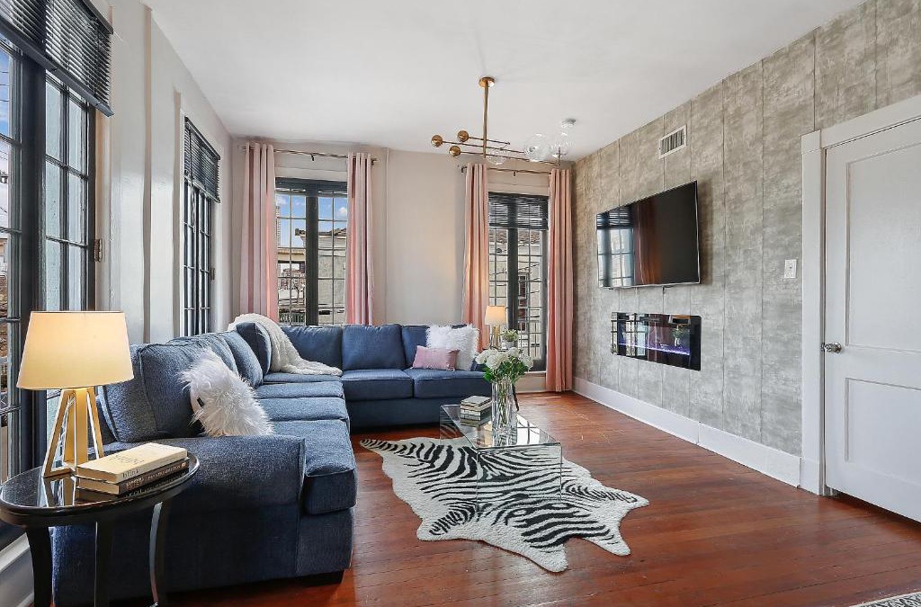 Faubourg Lafayette Apartment | St Charles-Mardi Gras 6BD Home