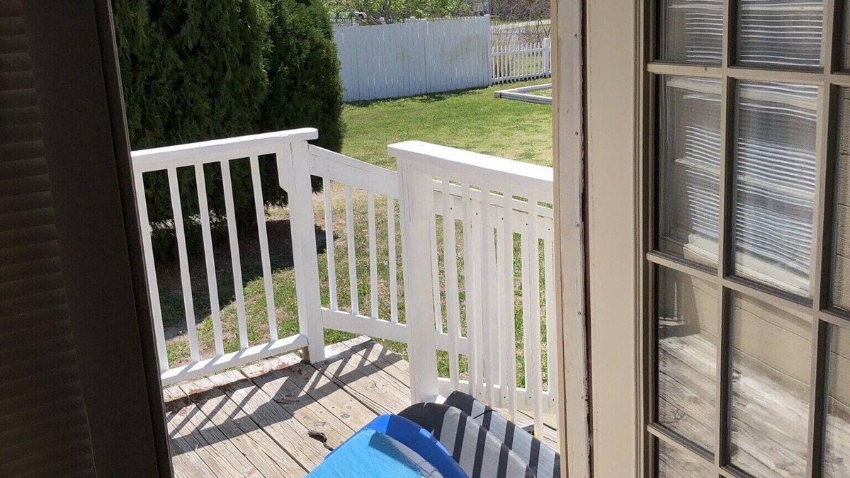 Ingleside Apartment | St Christopher Triplex -Corner House