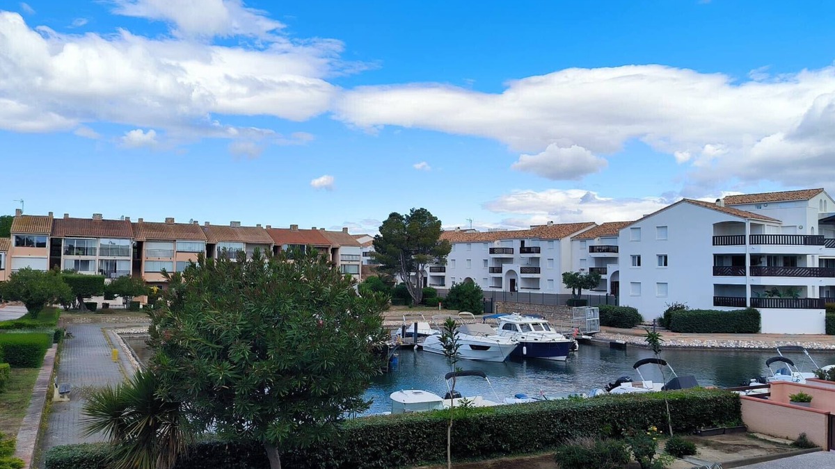Saint-Cyprien Plage Apartment | St Cyprien 1-bedroom apartment on the marina with air conditioning
