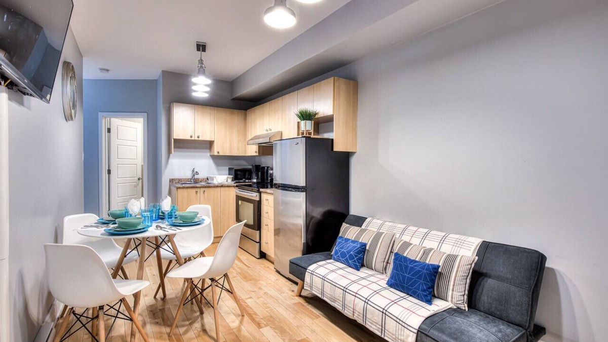 Plateau Mont Royal Condo | St.Denis Best Downtown 2 Bedroom Apartment