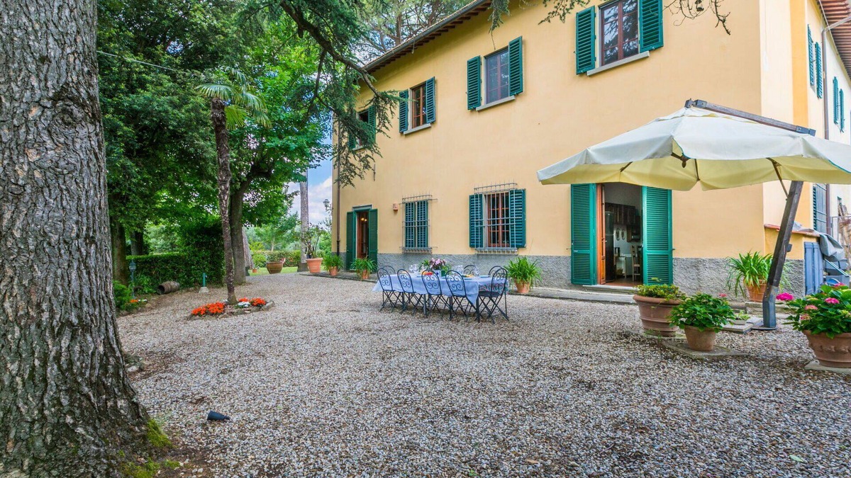 San Casciano in Val di Pesa House | Stunning private villa for 9 people with hot tub, WIFI, TV, patio, panoramic view and parking
