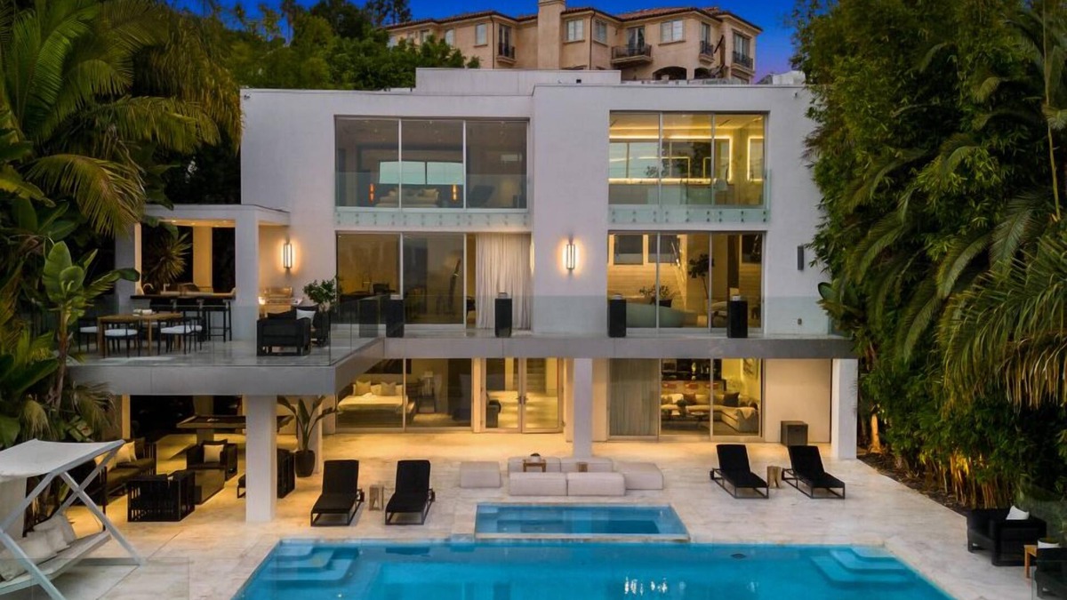 Hollywood Hills West Villa | St Ives Modern - Modern St Ives Estate with Theater, Pool, and Views