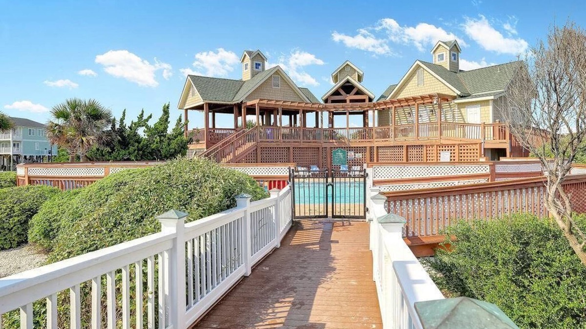 St. James House | St James first floor Studio unit Golf course view