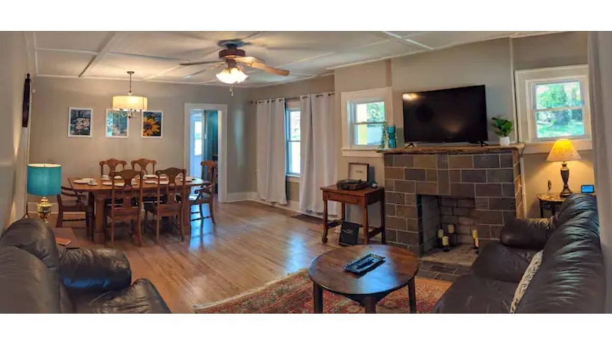 St. Joseph House | St. Joe Corner Cottage, 3 bed 1.5 bath in Midtown