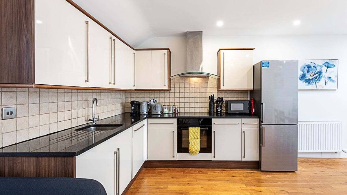 Northcote Apartment | St. Johns Hill Penthouse