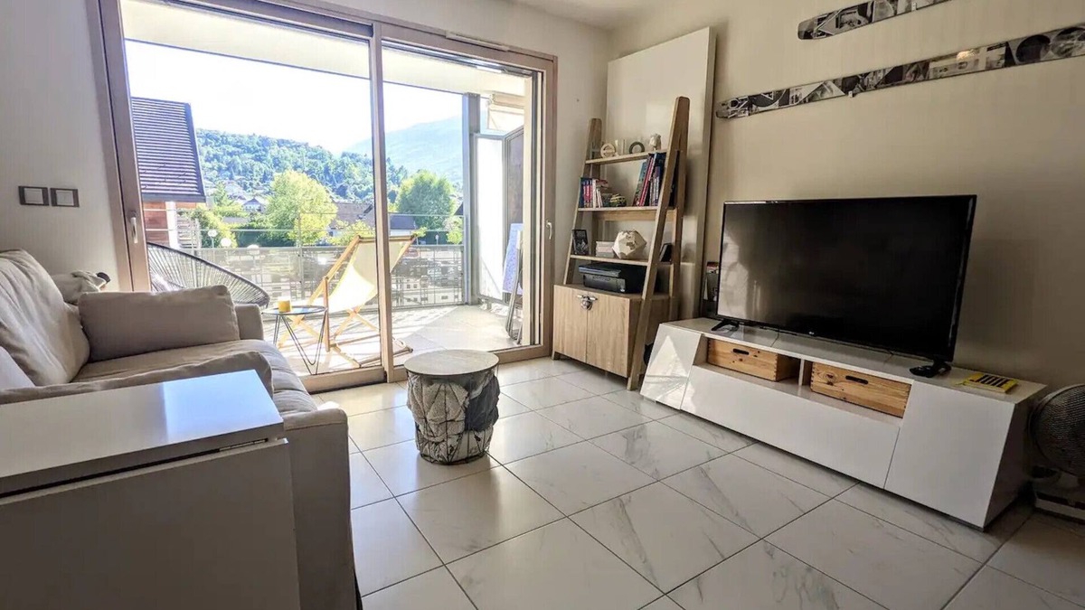 Saint-Jorioz Apartment | ST-JORIOZ centre, appartement avec terrasse , 4PERS