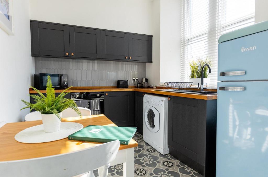 Penistone Apartment | ST MARYS APARTMENT - Modern Apartment in Charming Market Town in the Peak District