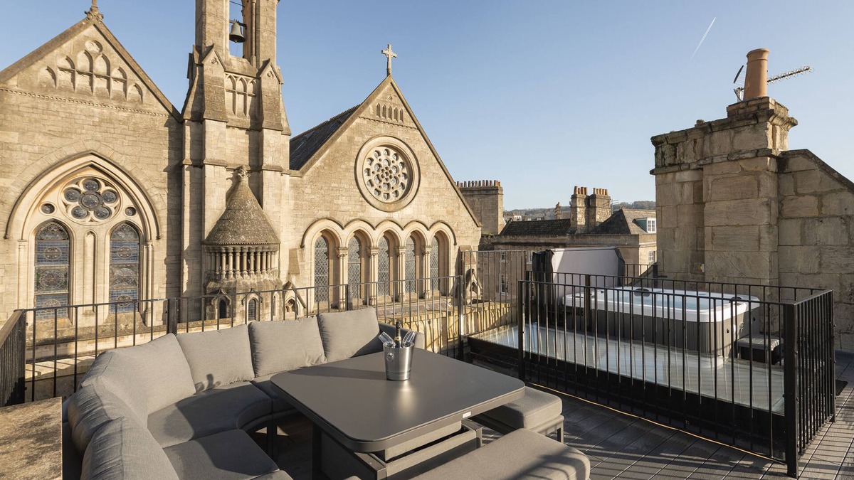 Bath House | St Paul's House - City Centre Townhouse with roof terrace