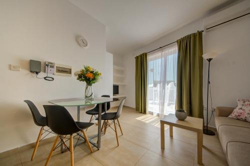 Bugibba Apartment | St Pauls's Bay 2 Bedroom Apartments & Penthouse close to Promenade