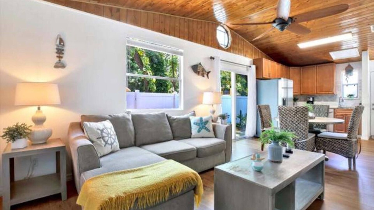 Highpoint Villa | St Pete Airport/Clear Water/Unit B