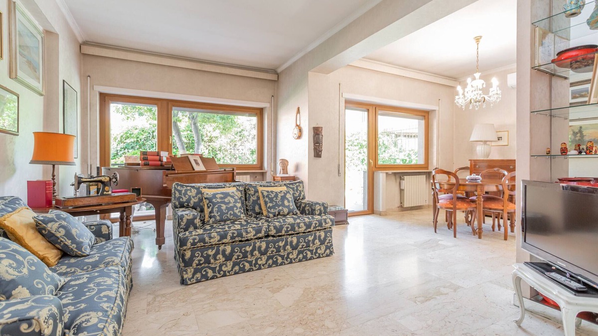 Quartiere XIII Aurelio Apartment | St. Peters Garden 3 BDR Apartment