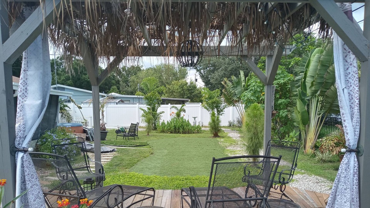 Meadowlawn House | St Petersburg, Florida Entire Cozy Home: Location, location, location