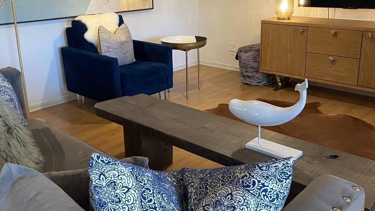 Saint-Sauveur House | ST SAUVEUR VILLAGE -spacious-1000 sq.ft. - close to all…ski till May 18!