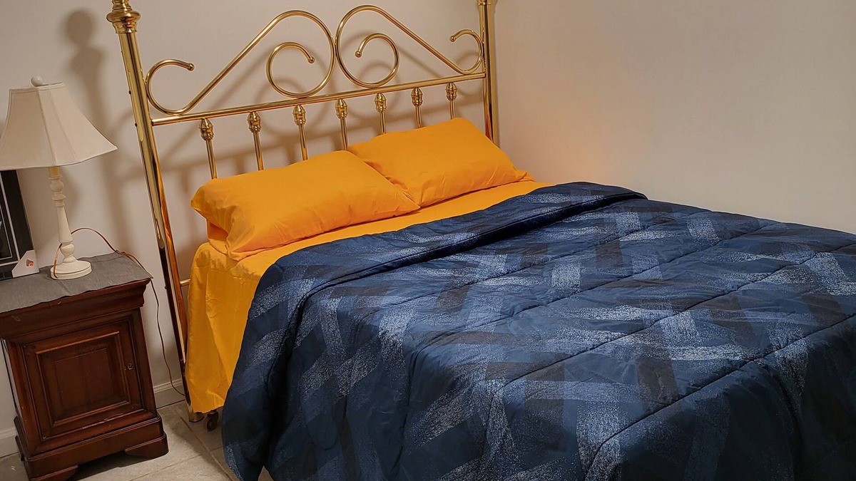 Weequahic Apartment | St. Theresa Lux 6 Bedroom 2 Bathroom Apartment