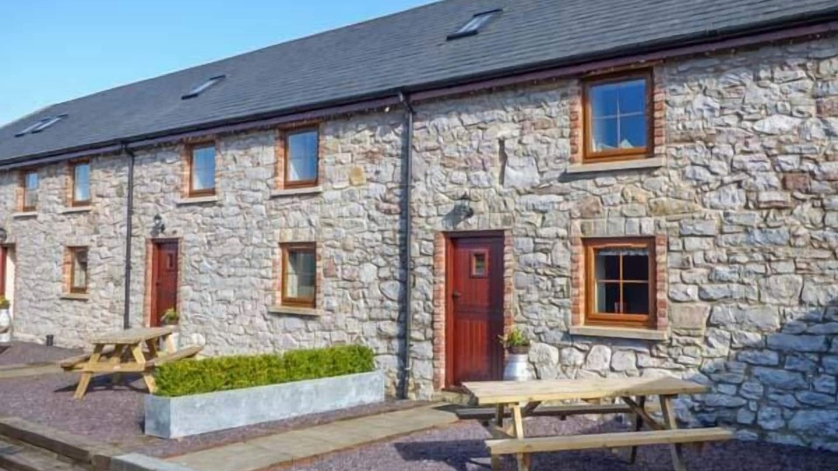 Rhyd-y-foel Cottage | STABAL-Y-GWEDD, family friendly, with a garden in Abergele