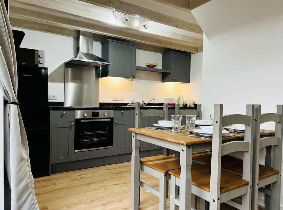 Frome House | Stable Cottage with pre booked use of Indoor Swimming Pool