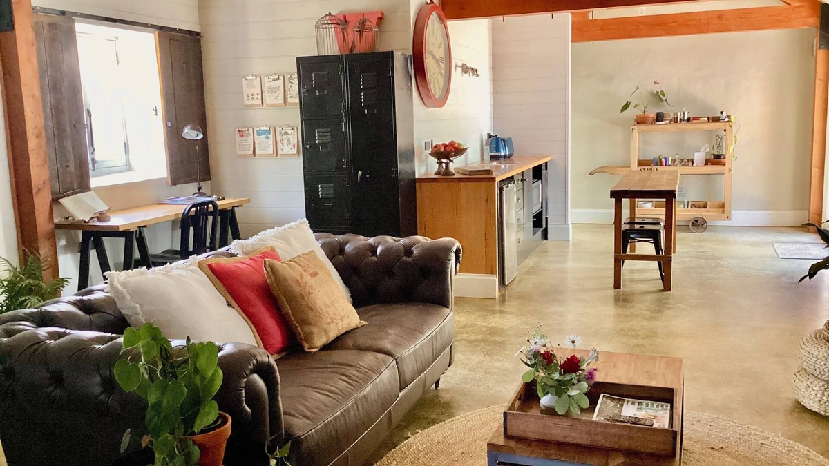 Lara Apartment | STABLE DOOR in Lara " You Yangs " 10 mins to the Spirit