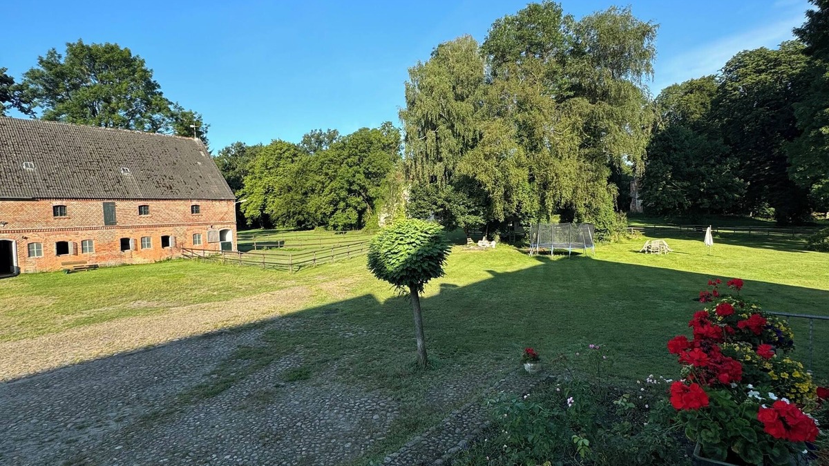 Heiligengrabe Apartment | Stable view direct view of our stables