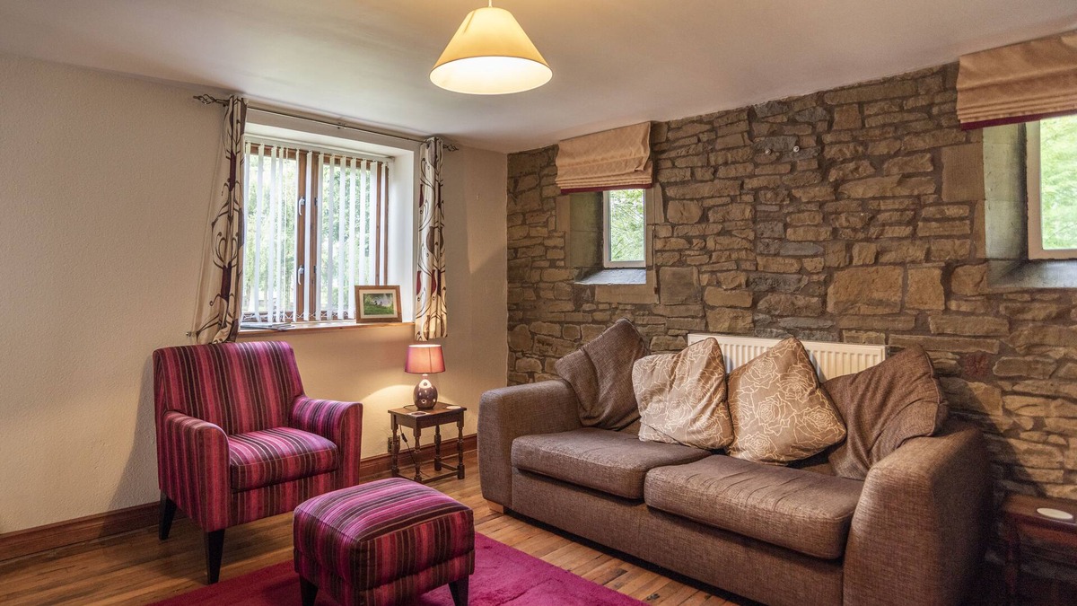 Aymestrey Cottage | Stables Cottage on quiet holiday park