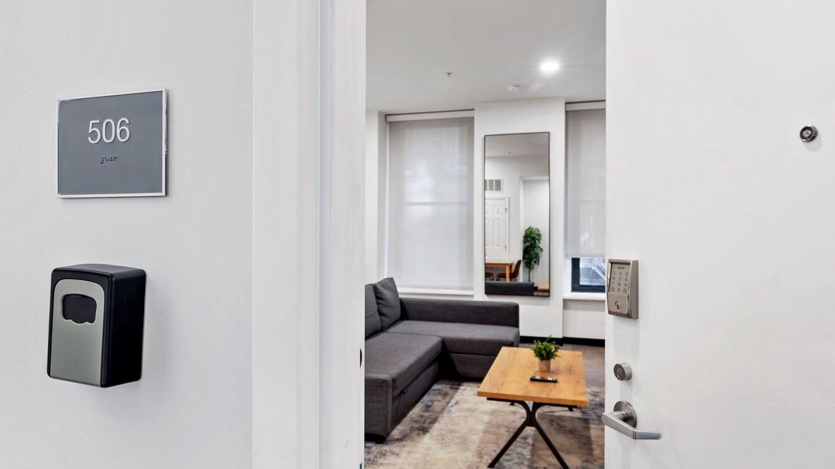 Downtown Pittsburgh Apartment | Stadium Luxurious Getaway in Downtown