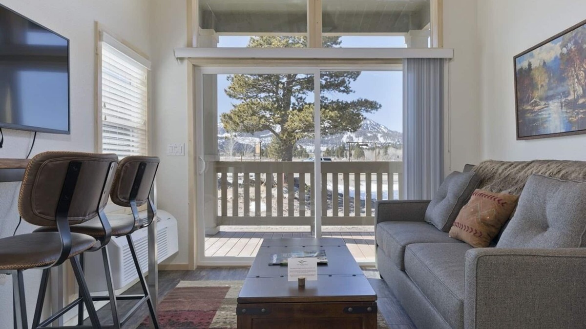 Mammoth Lakes Cabin | Stand-alone, Sequestered and Quiet - New and unique lodging in Mammoth Lakes