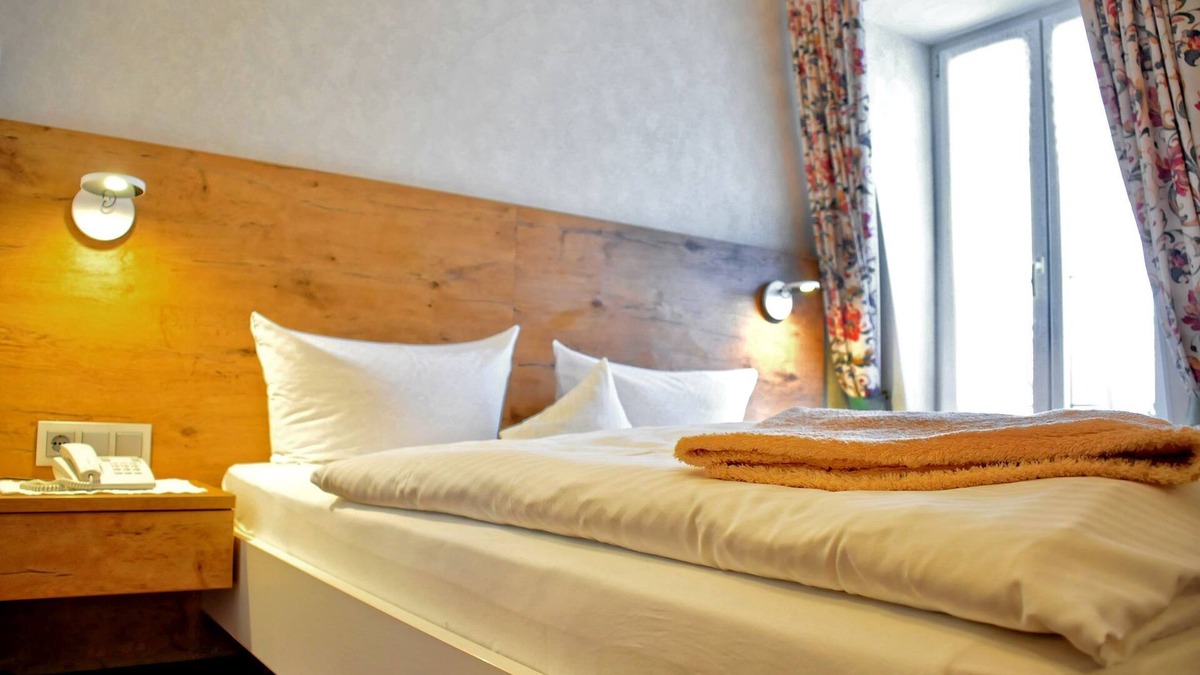 Breisach Apartment | Standard Doppelzimmer mit Dusche/WC